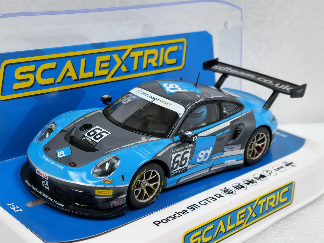 Scalextric 1/32 Porsche 911 GT3 Parker Racing C4415